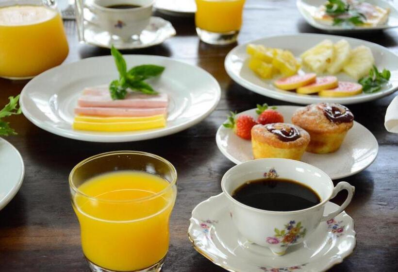 تختخواب و صبحانه Rio Boutique Suites