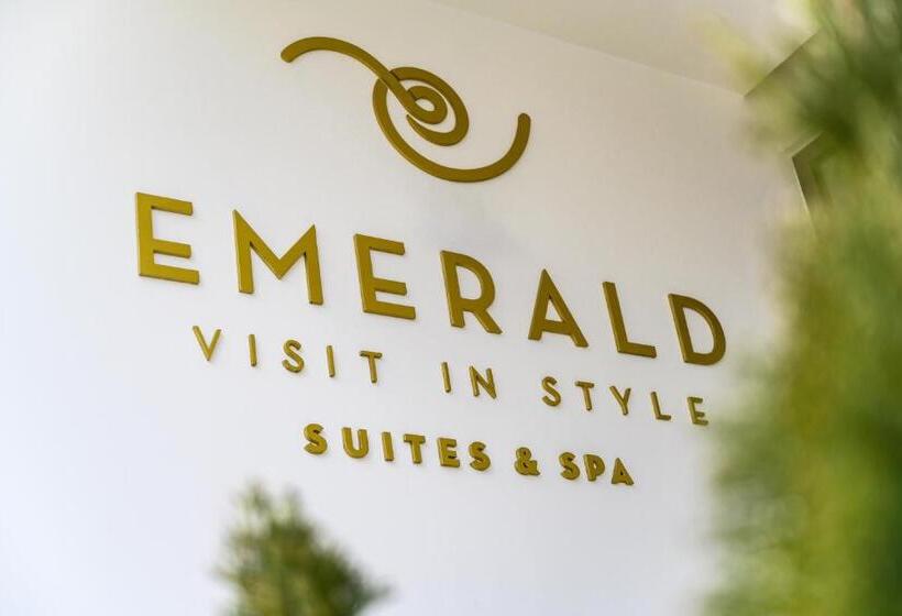 Отель Emerald Suites