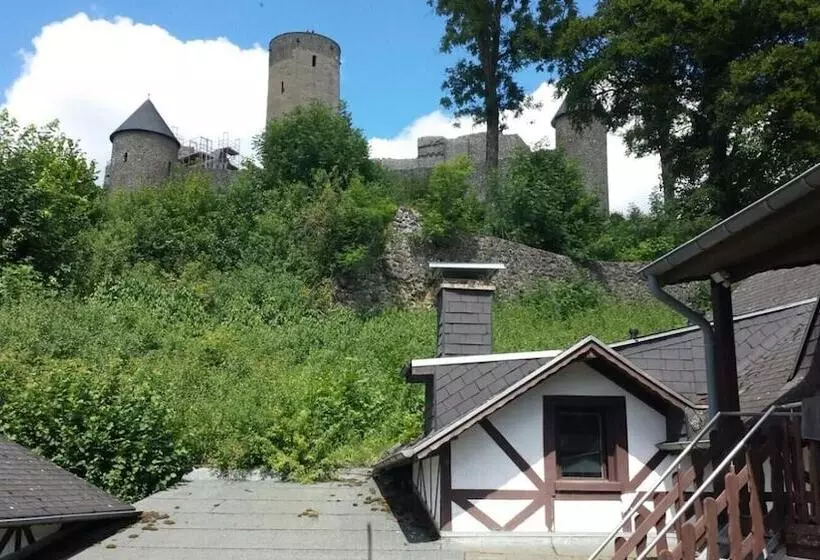 ペンション Df Am Ring Nürburg