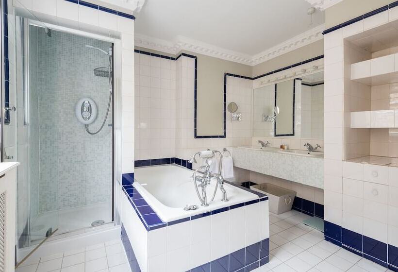 Royal Richmond Family Home By Kew Gardens