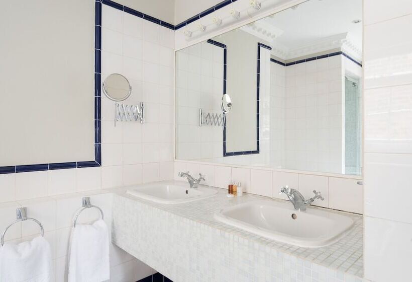 Royal Richmond Family Home By Kew Gardens