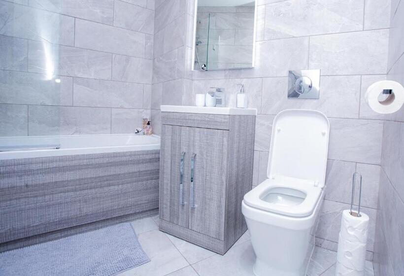 Spacious Urban City Apartment