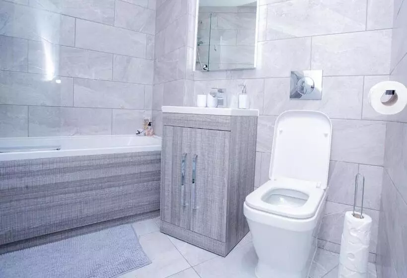 Spacious Urban City Apartment