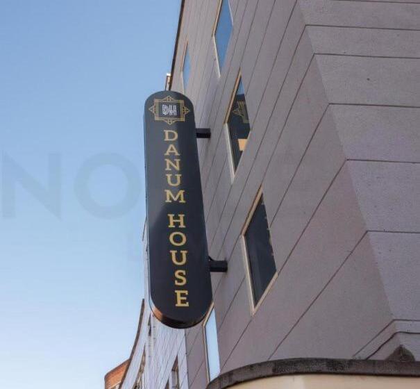 Spacious Urban City Apartment