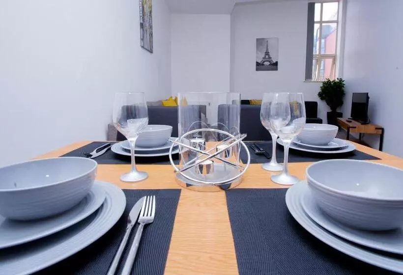 Spacious Urban City Apartment