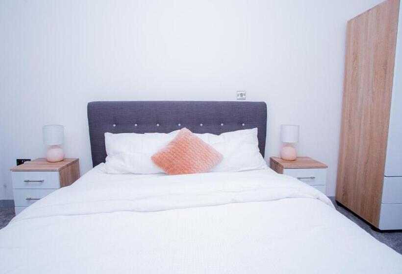 Spacious Urban City Apartment