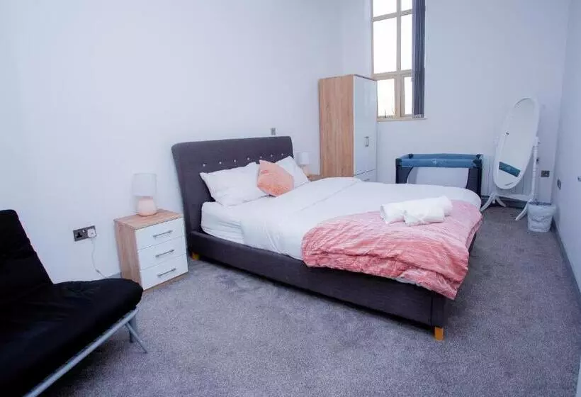 Spacious Urban City Apartment