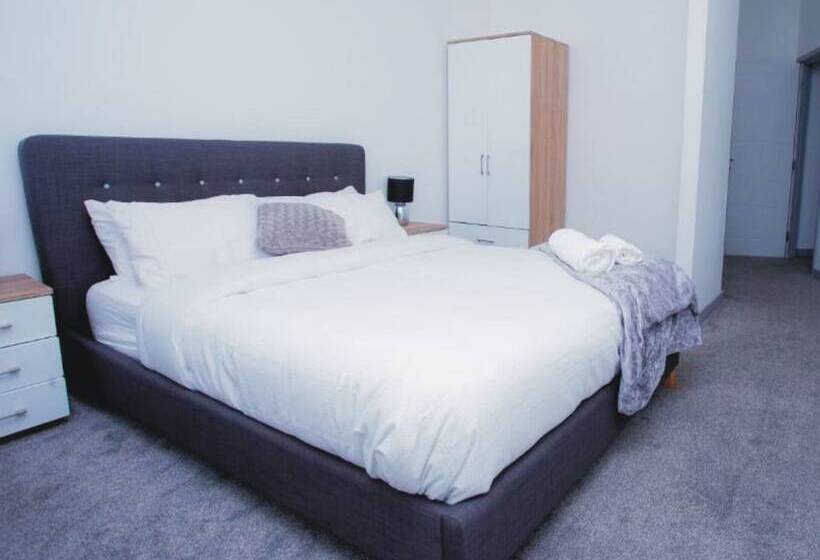 Spacious Urban City Apartment