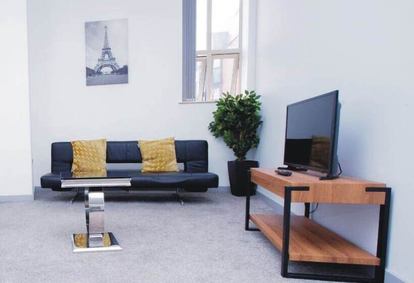 Spacious Urban City Apartment