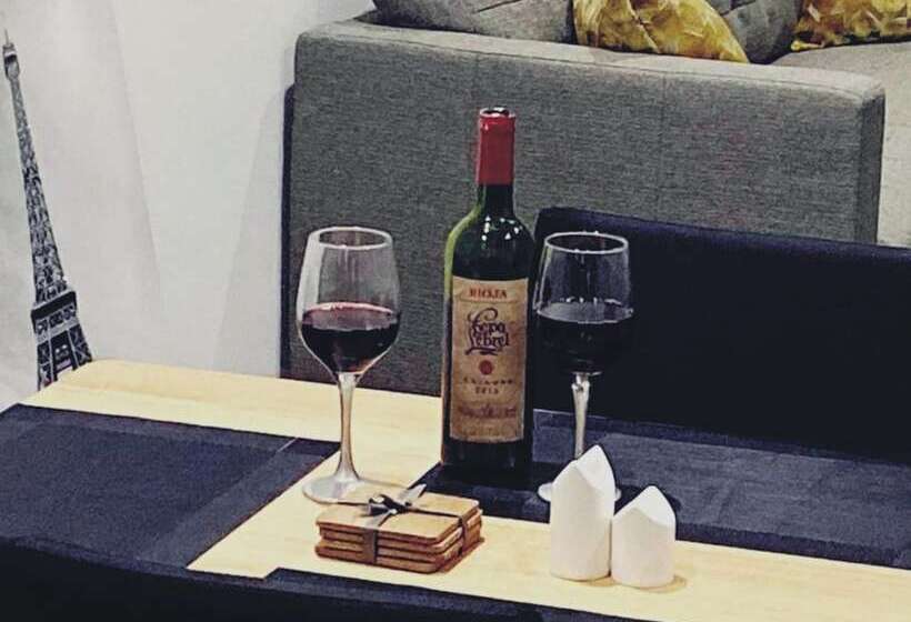 Spacious Urban City Apartment