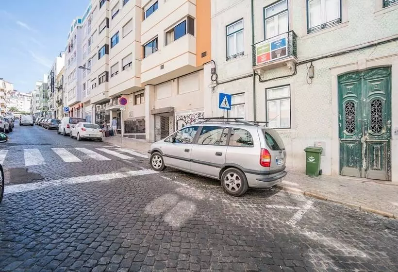 Wood Wall & Garden Apartment