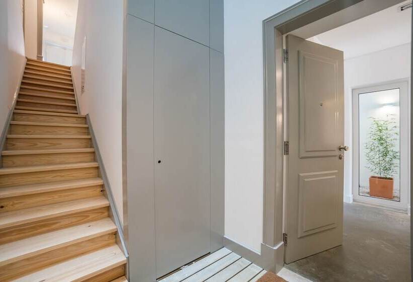 Wood Wall & Garden Apartment