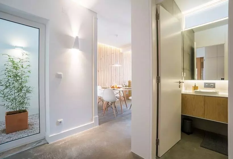 Wood Wall & Garden Apartment