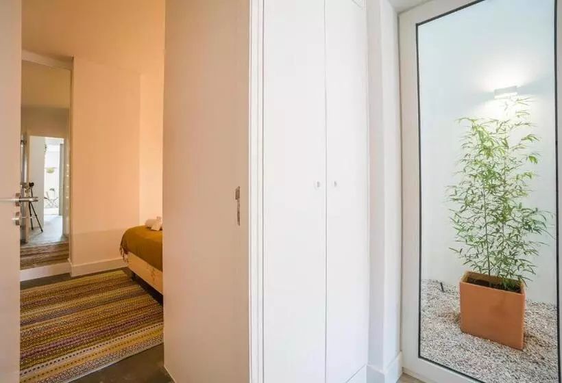 Wood Wall & Garden Apartment