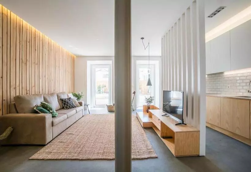 Wood Wall & Garden Apartment