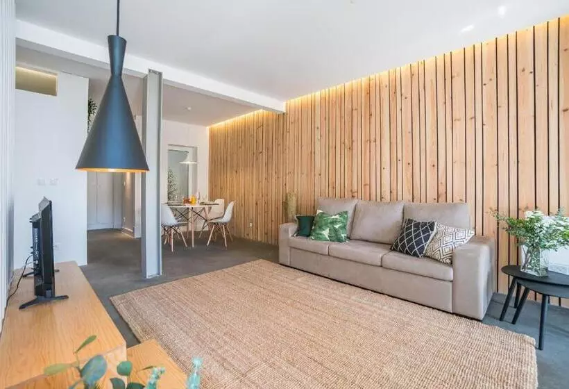 Wood Wall & Garden Apartment