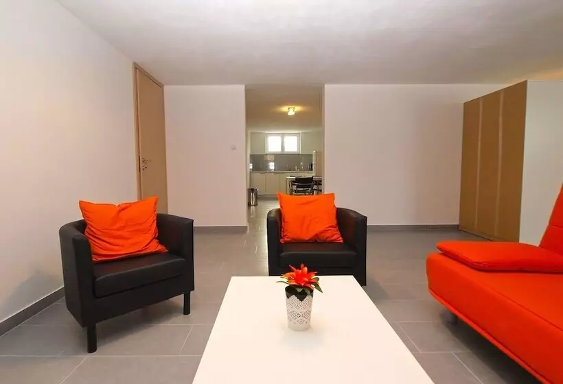 Apartments Dragica 927