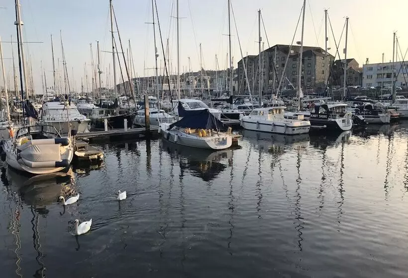 Freemans Wharf
