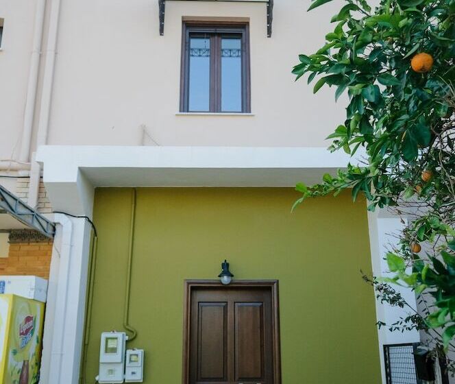 هتل Ancient Tyrins