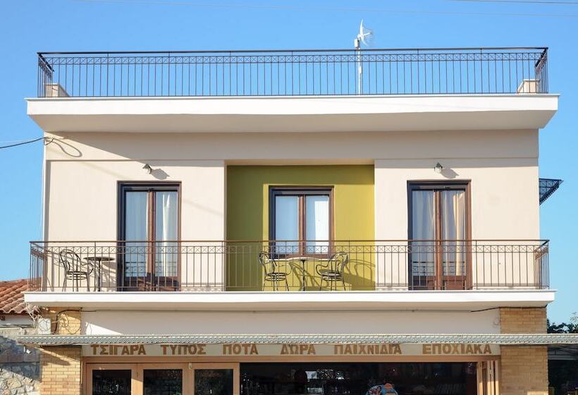 هتل Ancient Tyrins