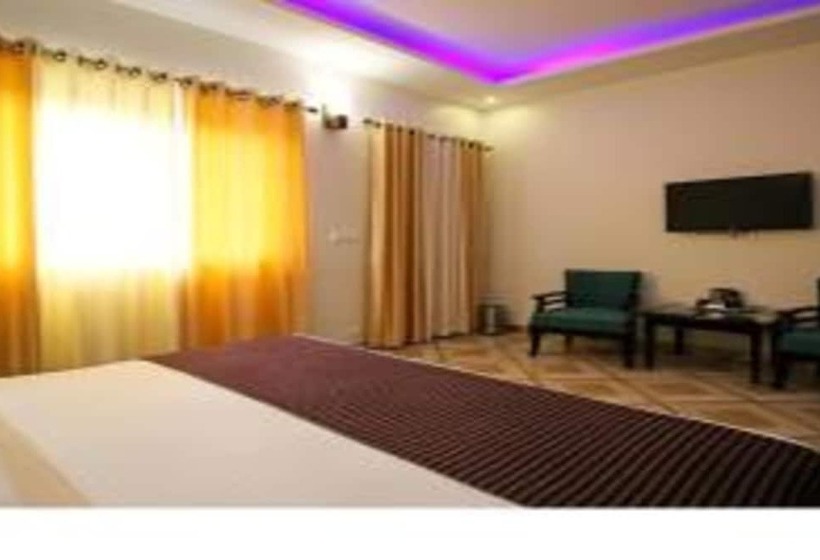 هتل Chandra Inn Royal Rose