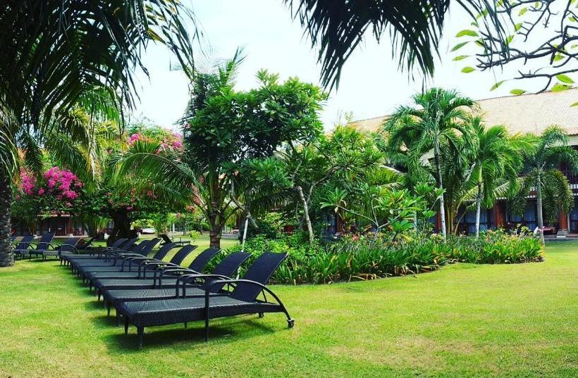 בית מלון כפרי Inna Grand Bali Beach