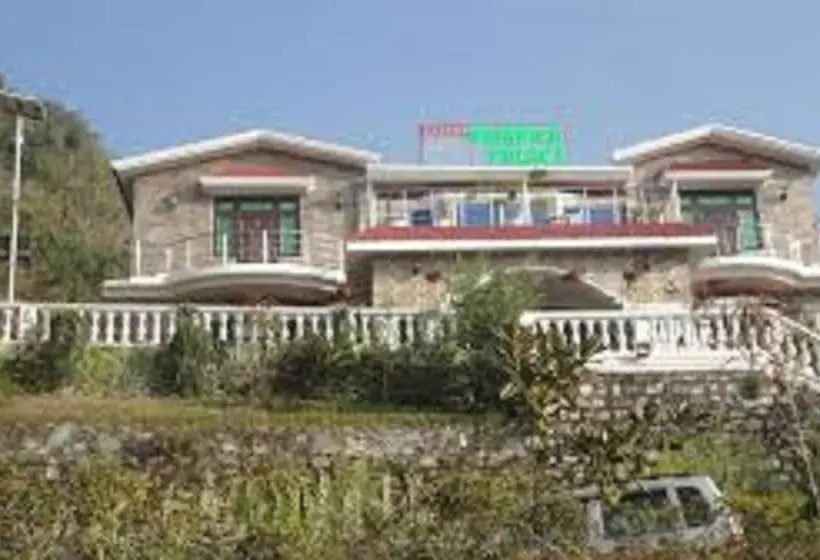 هتل Niharika Palace By Royal Collection