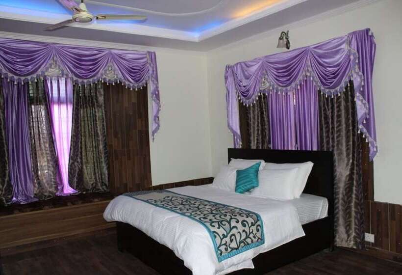 هتل Niharika Palace By Royal Collection