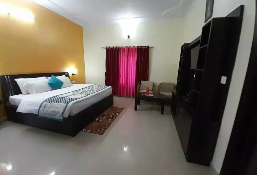 هتل Niharika Palace By Royal Collection