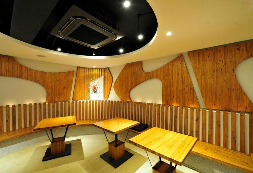 هتل R S Forest Inn