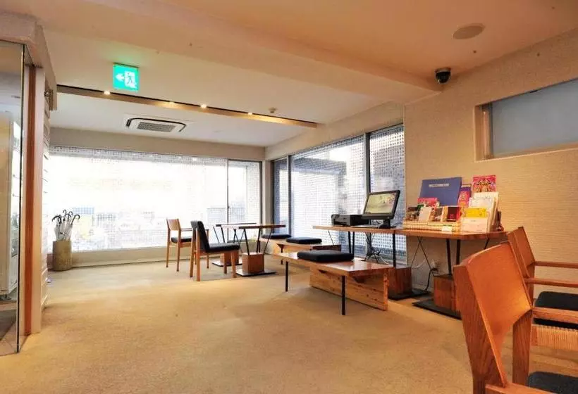 Hotelli R S Forest Inn