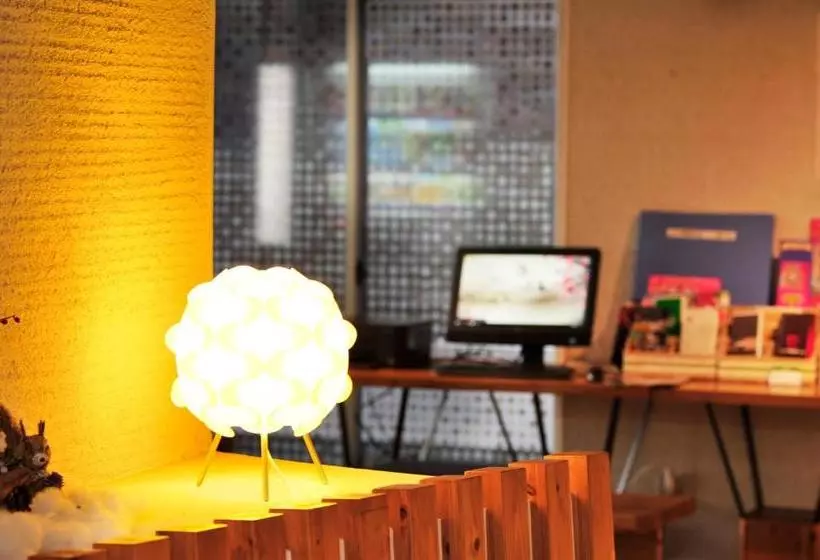 Hotelli R S Forest Inn