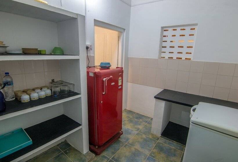 Hotel Whispering Willows