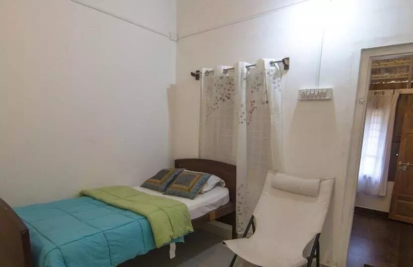 Hotelli Whispering Willows