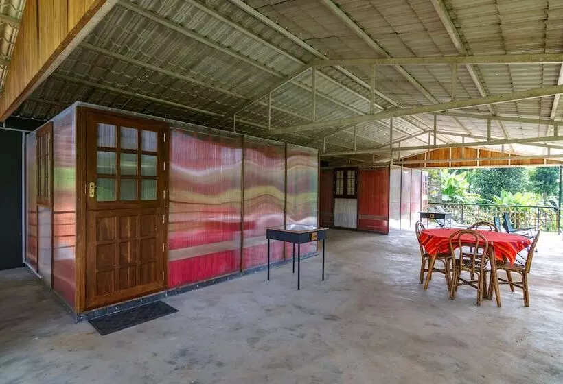 Hotelli Whispering Willows