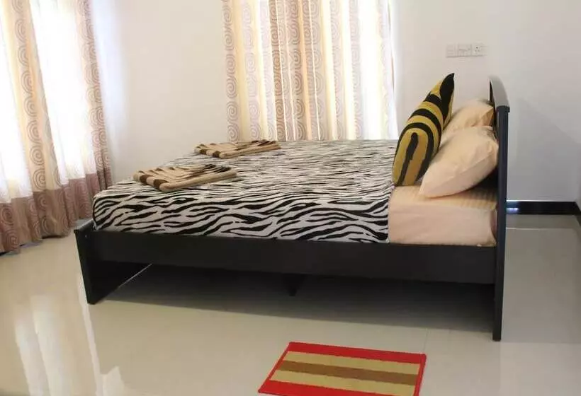 ペンション Lizzie Villa Guest House