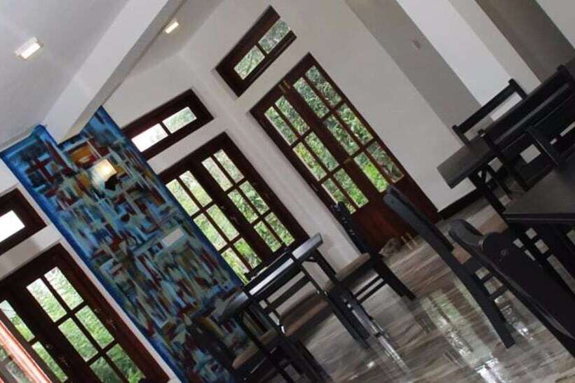 Pensione Lizzie Villa Guest House