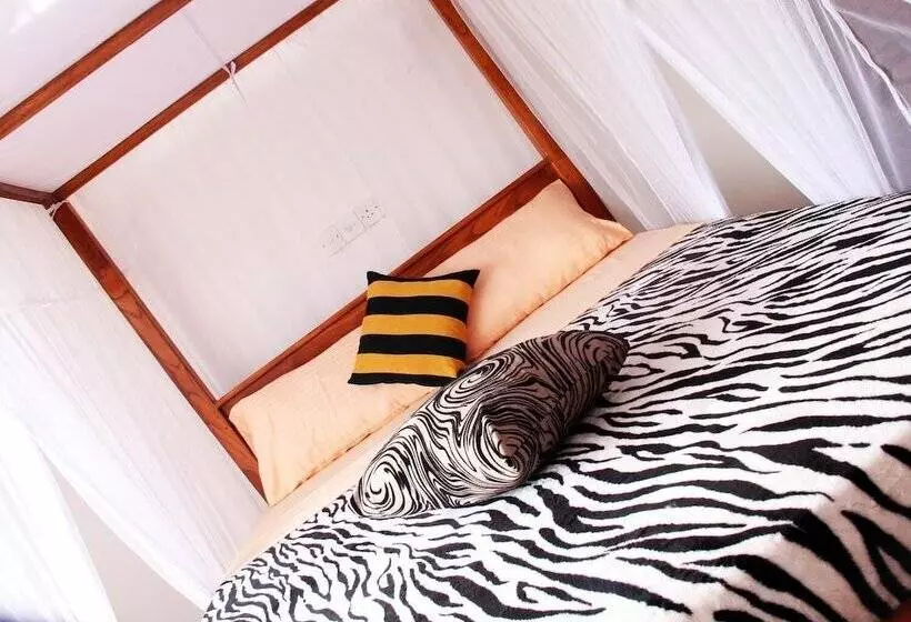 ペンション Lizzie Villa Guest House