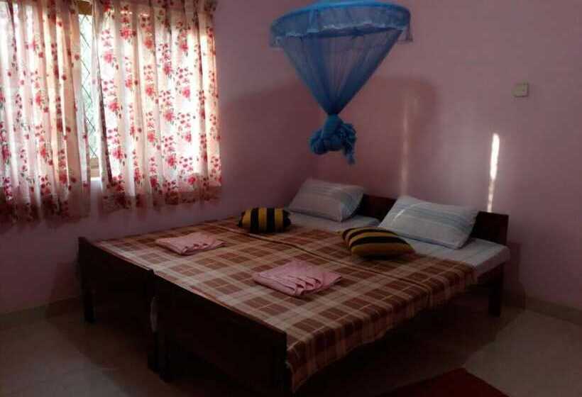 Pensione Lizzie Villa Guest House