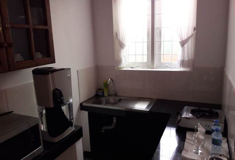 פנסיון Marvel Hills Kandy