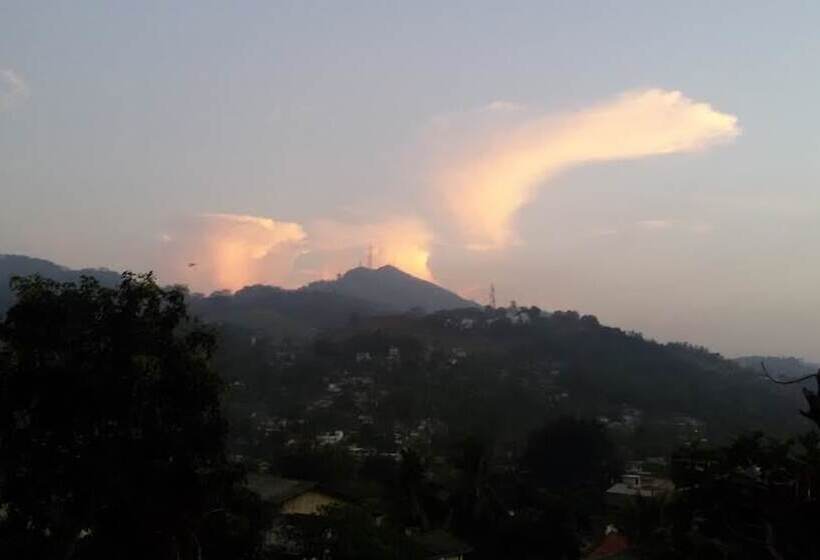 פנסיון Marvel Hills Kandy