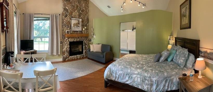 مبيت وإفطار Rock Pointe Ranch