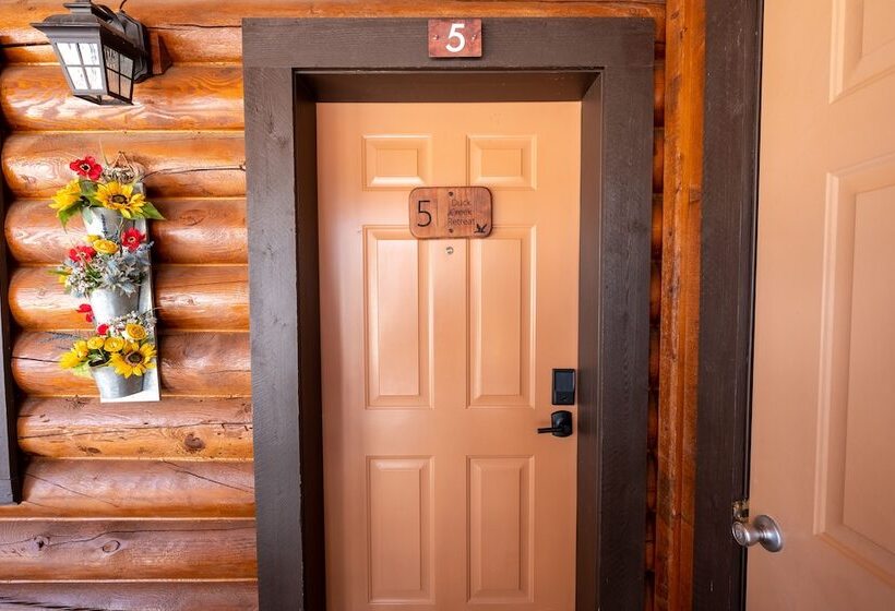 Duck Creek Village Inn