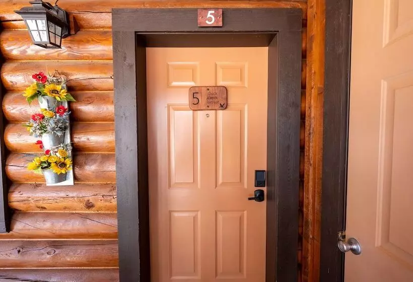 Duck Creek Village Inn