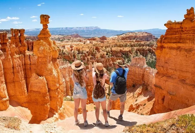 Duck Creek Village Inn