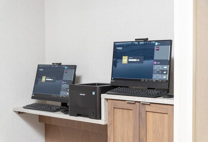 فندق Fairfield Inn & Suites By Marriott Fair Oaks Farms