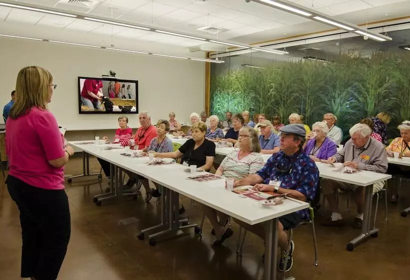 Hotelli Fairfield Inn & Suites By Marriott Fair Oaks Farms