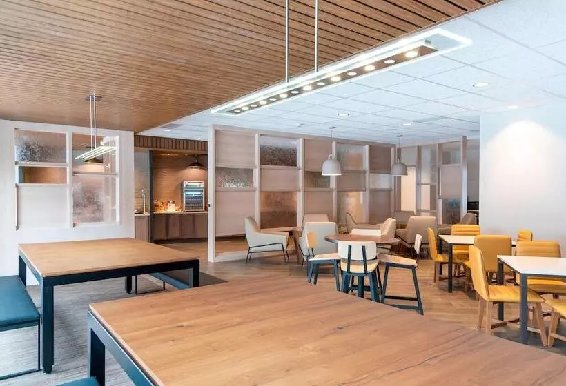 Hotelli Fairfield Inn & Suites By Marriott Fair Oaks Farms