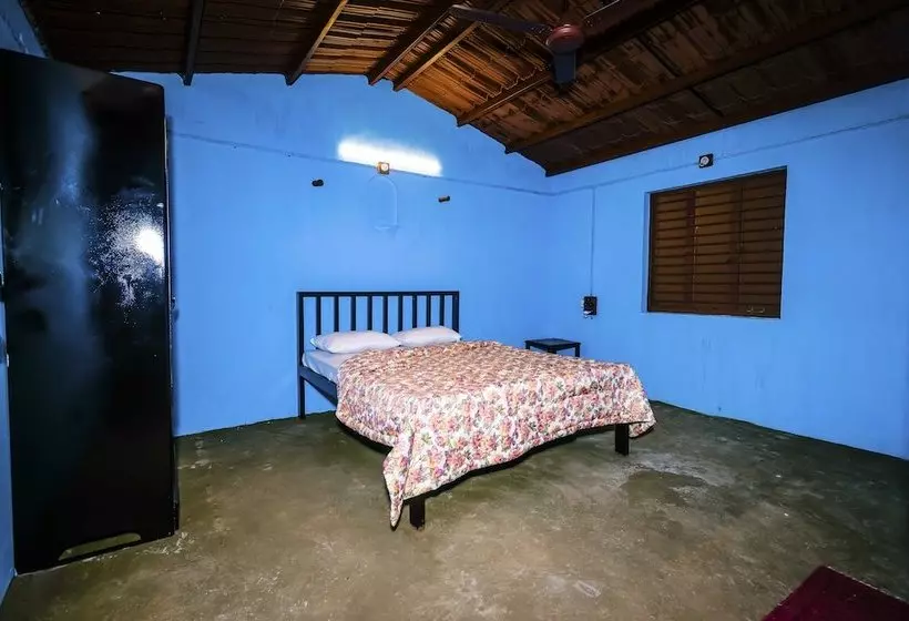 Hotel Patil Wada