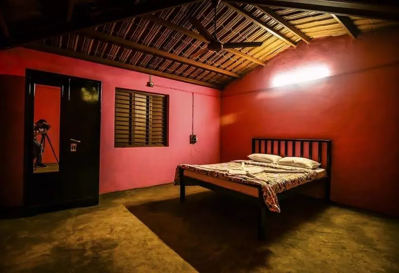 Hotel Patil Wada